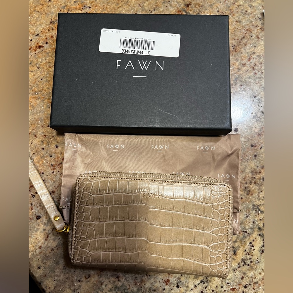 Fawn design beige faux crocodile zip around wallet NWT